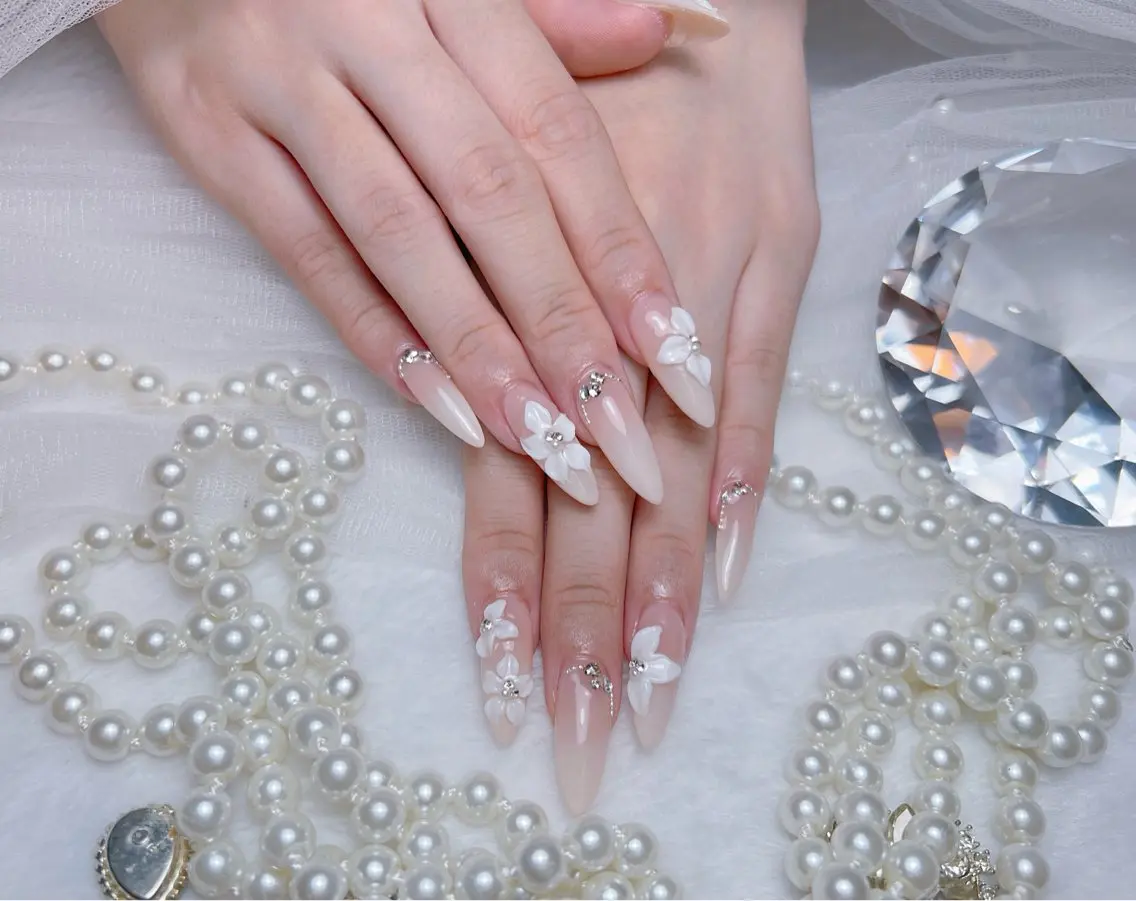ネイル アートネイル オーロラネイル チークネイル 長さ出し フットネイル Miya _nailのネイルデザイン