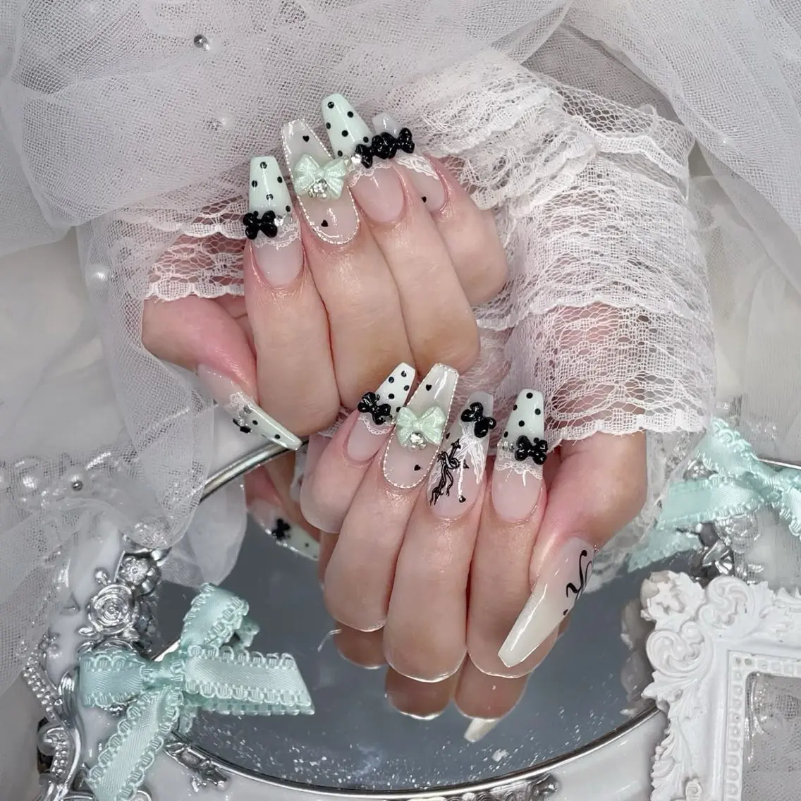 ネイル チークネイル ドット フットネイル フレンチネイル グラデーション Nihonthy Nail 新宿のネイルデザイン