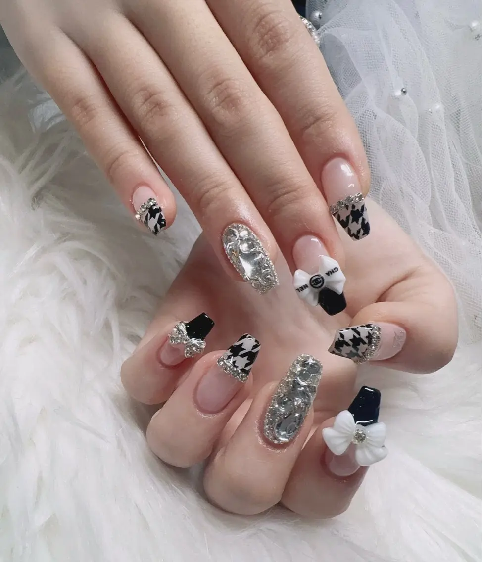 ネイル ハンドネイル ＆ME アンドミーのネイルデザイン