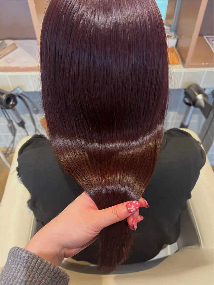 セミロング カラー カット ヘアカラー 秋吉 結愛のヘアスタイル