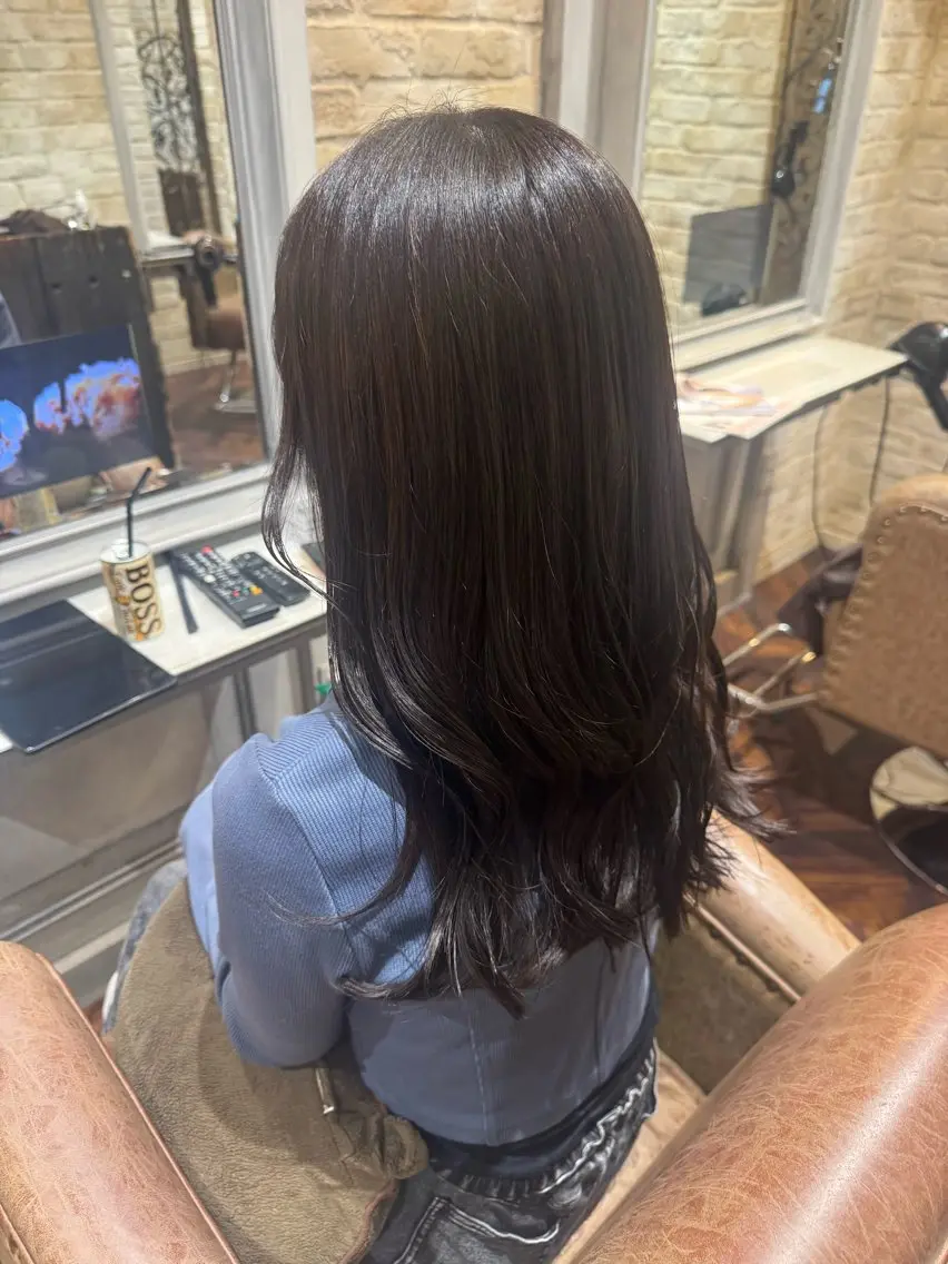 ロング カット ヘアカラー Y U K Iのヘアスタイル