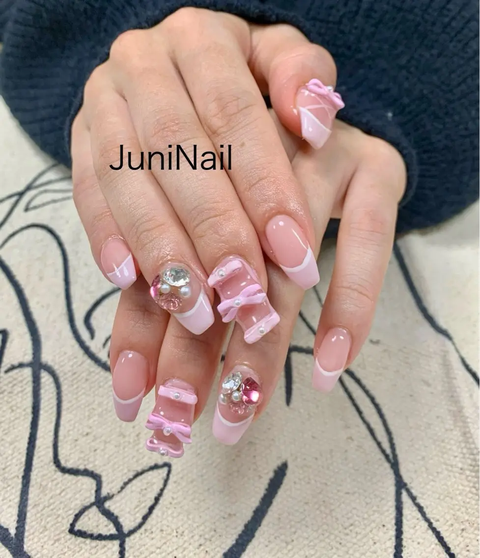 ネイル オーロラネイル フラッシュネイル 氷ネイル・うるうるネイル キラキラネイル 韓国ネイル ハンドネイル JuniNail 주니네일🇰🇷suのネイルデザイン