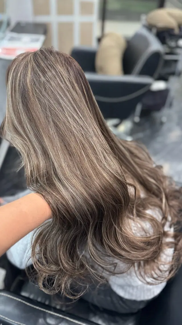 ロング stylist Momoのヘアスタイル
