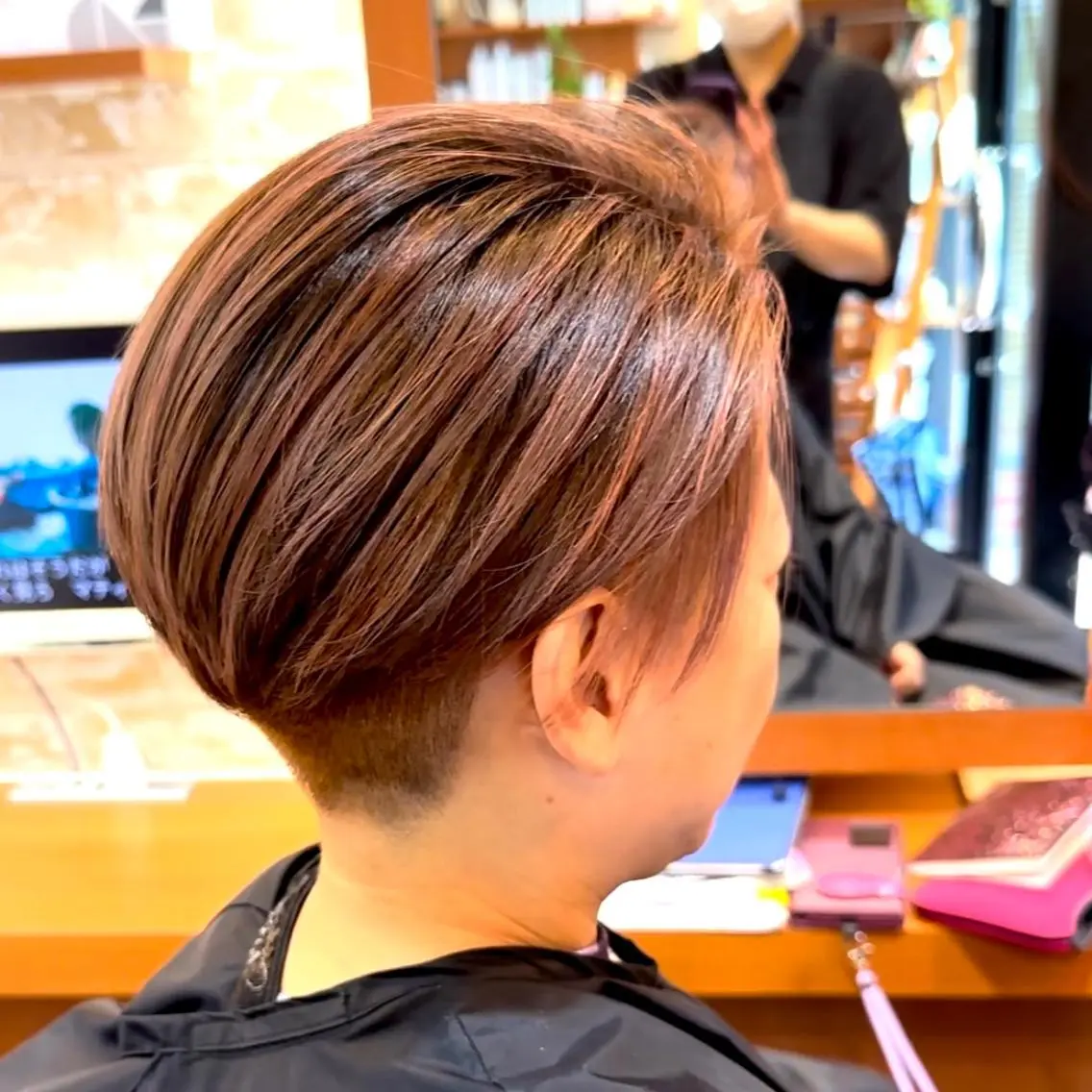 ショート レイヤーカット 小川 修平のヘアスタイル