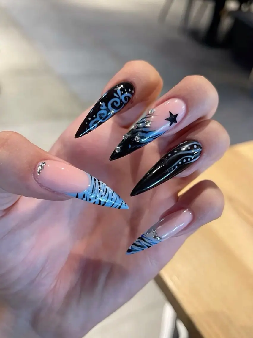 ネイル キラキラネイル 韓国ネイル ロングネイル シンプルネイル ワンホンネイル ハンドネイル Luna Nail.Novaのネイルデザイン