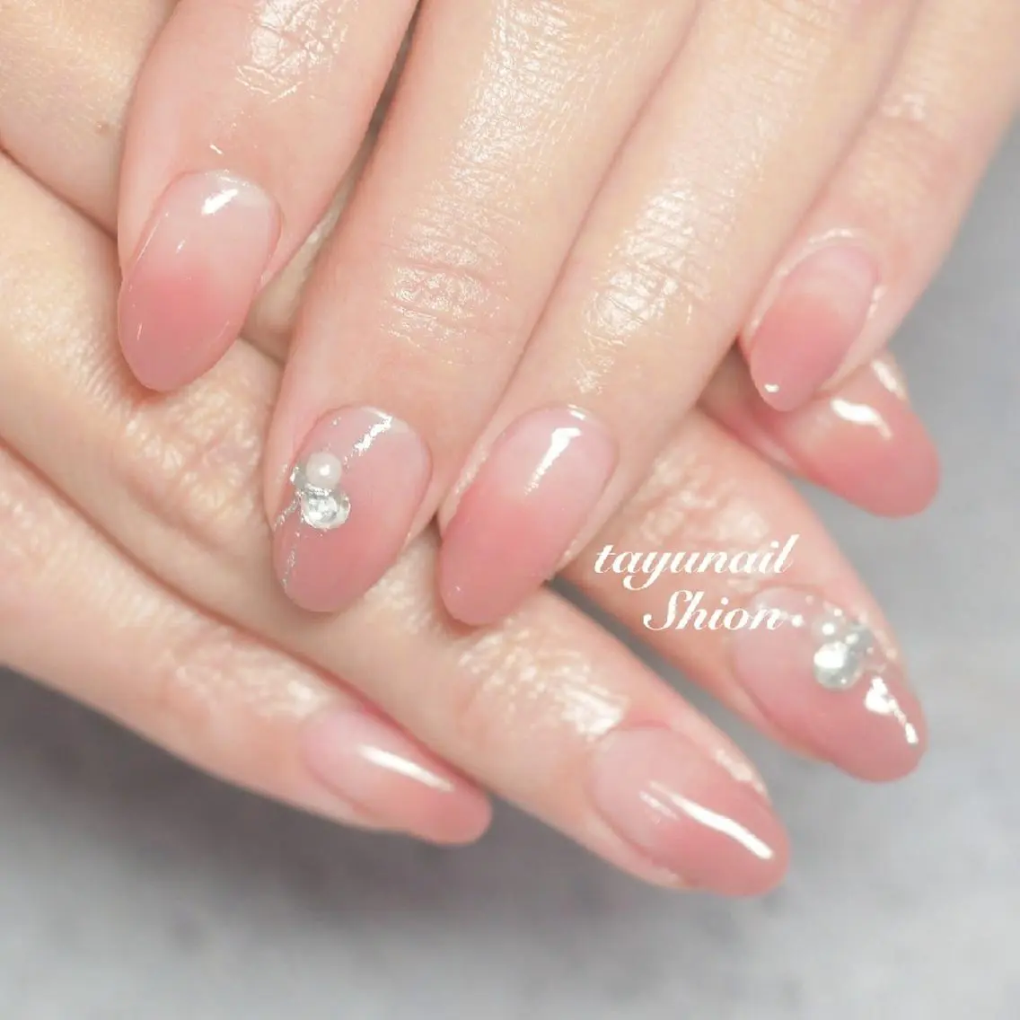 ネイル ブルー ジェルネイル グラデーション パラジェル 冬ネイル ネイルサロン 【たゆnail】のネイルデザイン