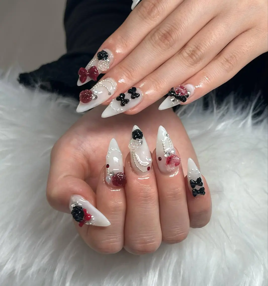 ネイル オーロラネイル フレンチネイル グラデーション ハロウィン 氷ネイル・うるうるネイル ハンドネイル Hbaby nailのネイルデザイン