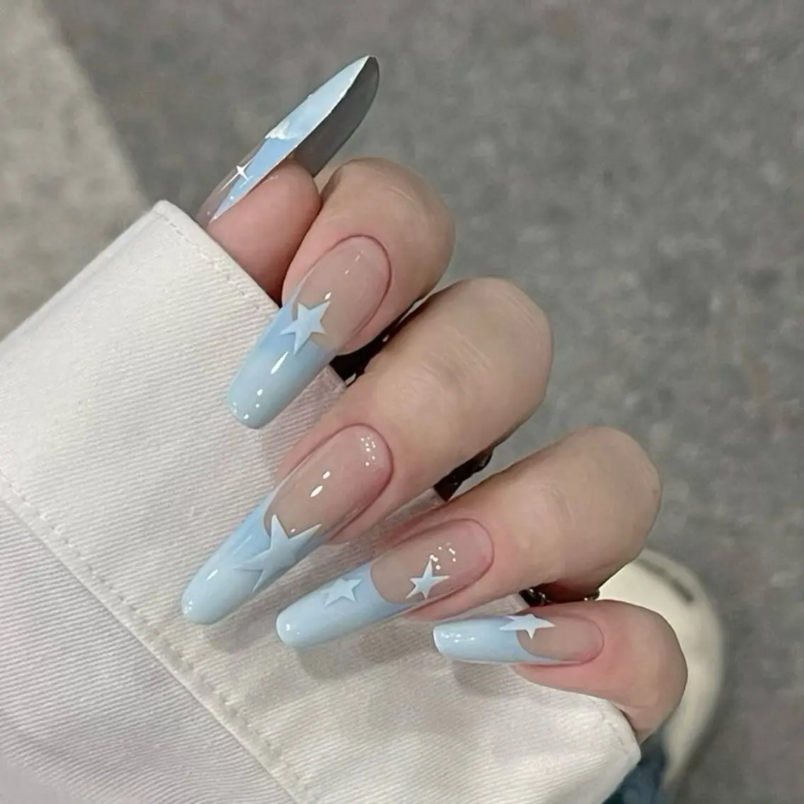 ネイル ブルー フレンチネイル ジェルネイル 韓国ネイル 水色 ハンドネイル フットネイル Umee Nailのネイルデザイン