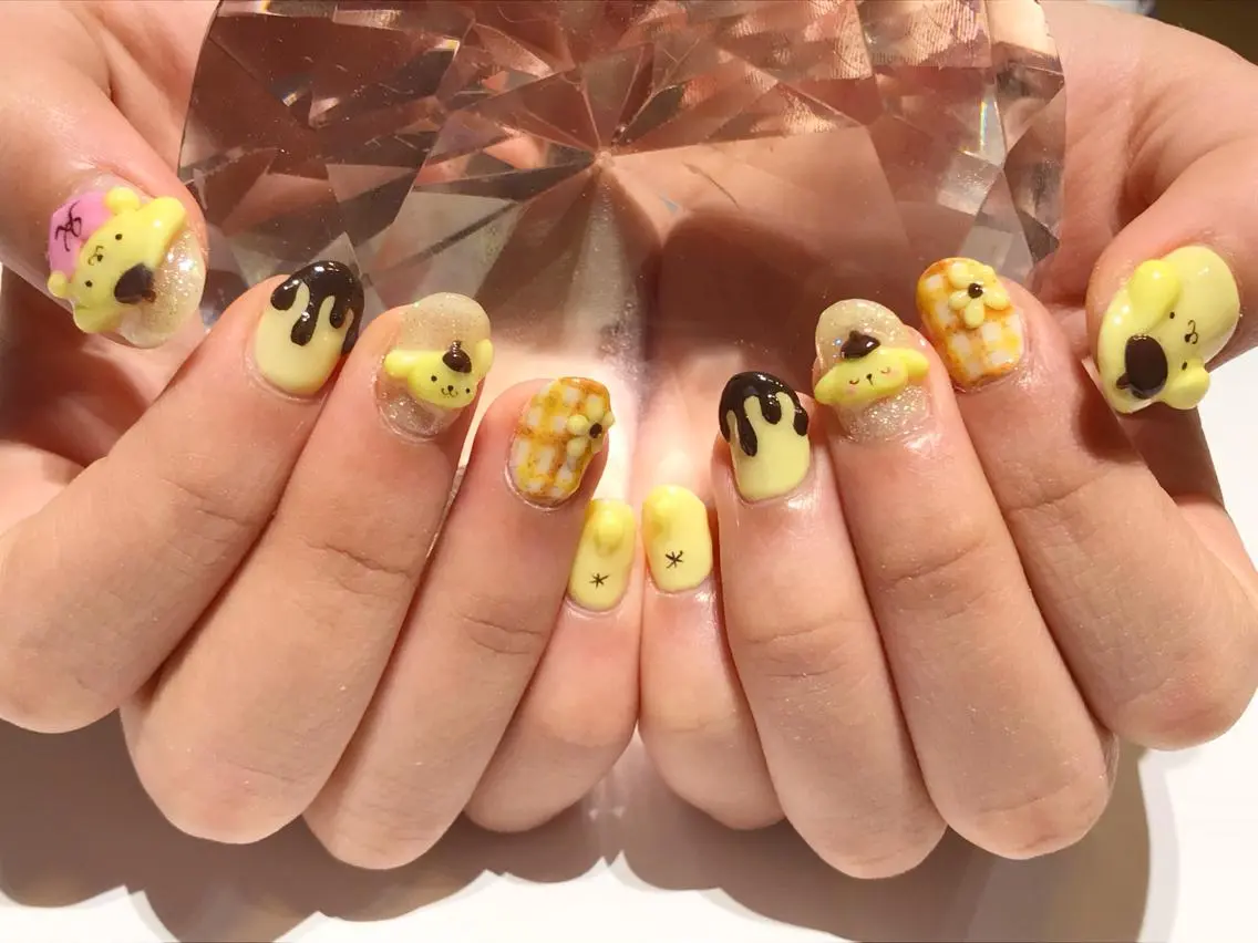 ネイル ジェルネイル YUN 💅のネイルデザイン