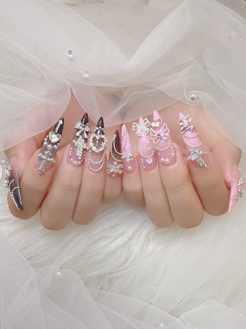 ネイル オーロラネイル クリアネイル フラッシュネイル フレンチネイル ジェルネイル ハンドネイル Sakura Nail Salonのネイルデザイン