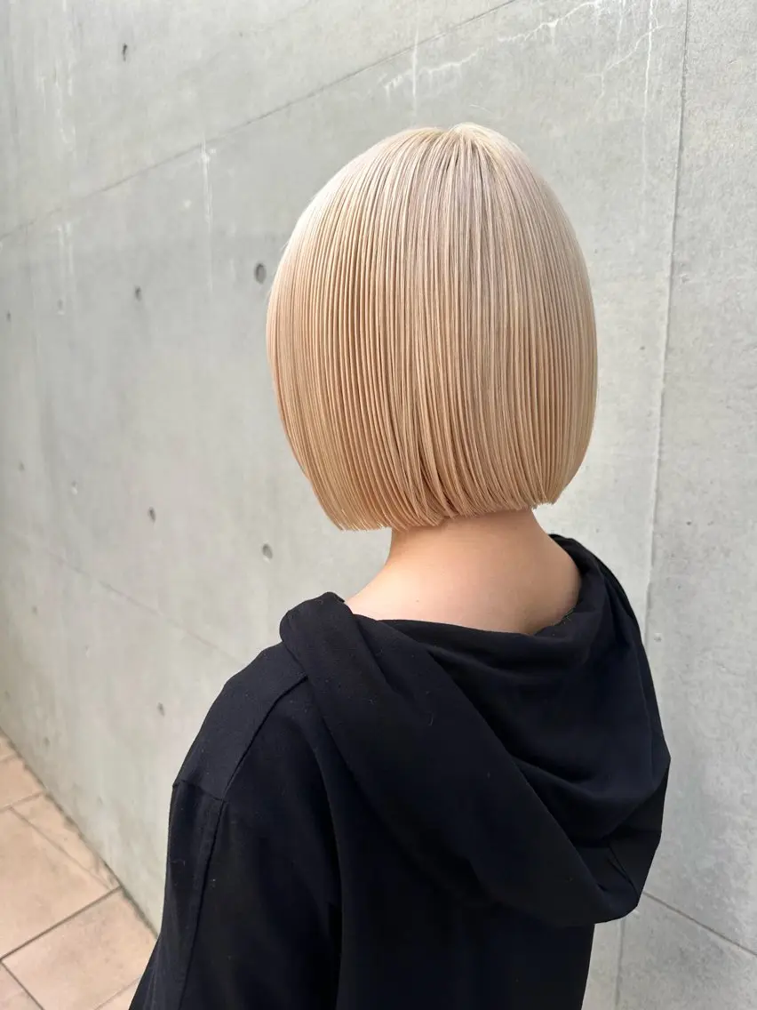 ショート カラー ブロンド ホワイトブロンド カット ヘアカラー トリートメント 🦋レイヤーカット ミドリカワ🦋のヘアスタイル