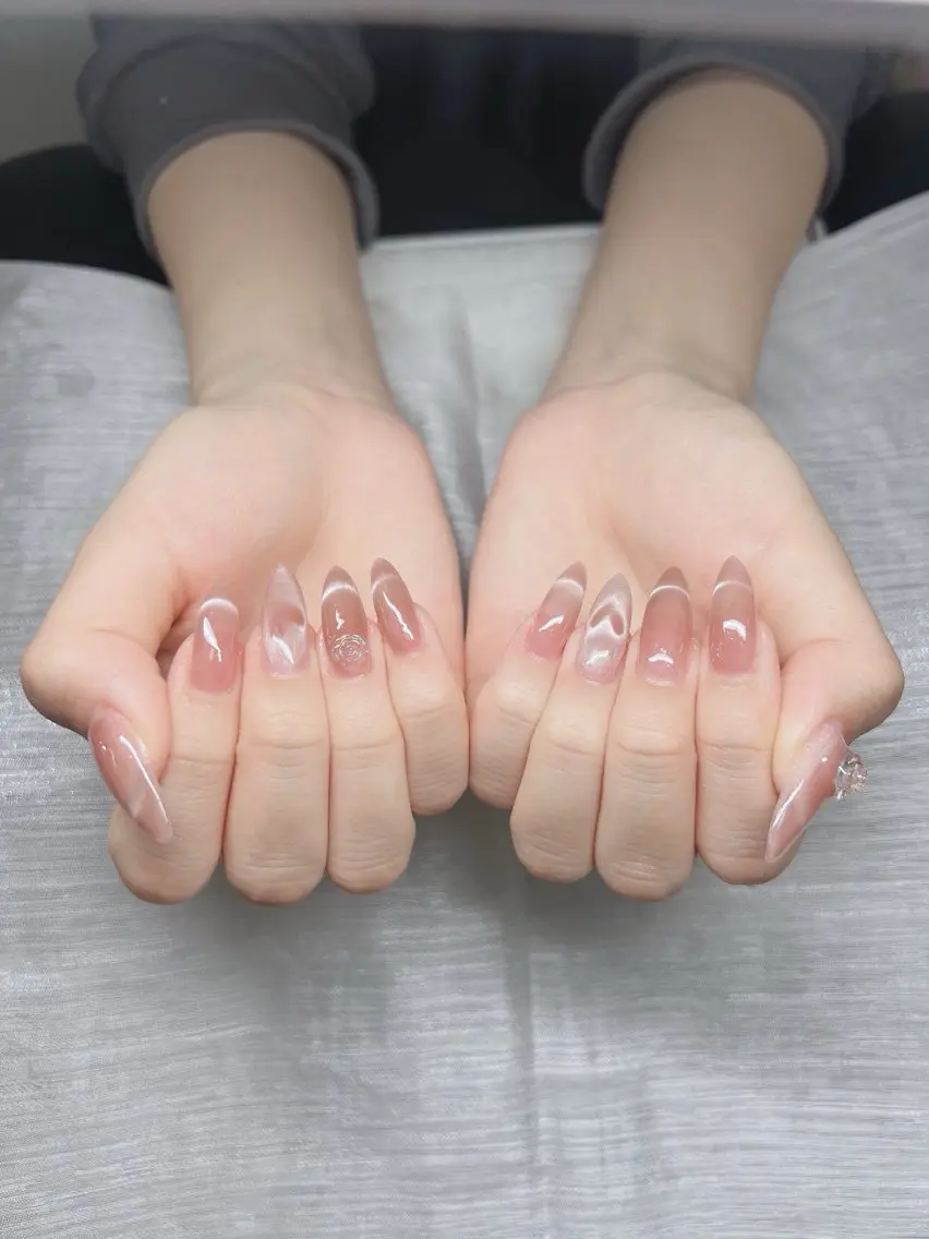ネイル 長さ出し グラデーション 卒業式 キラキラネイル マグネットネイル ハンドネイル Lee Nails チップ長さだし専門店のネイルデザイン