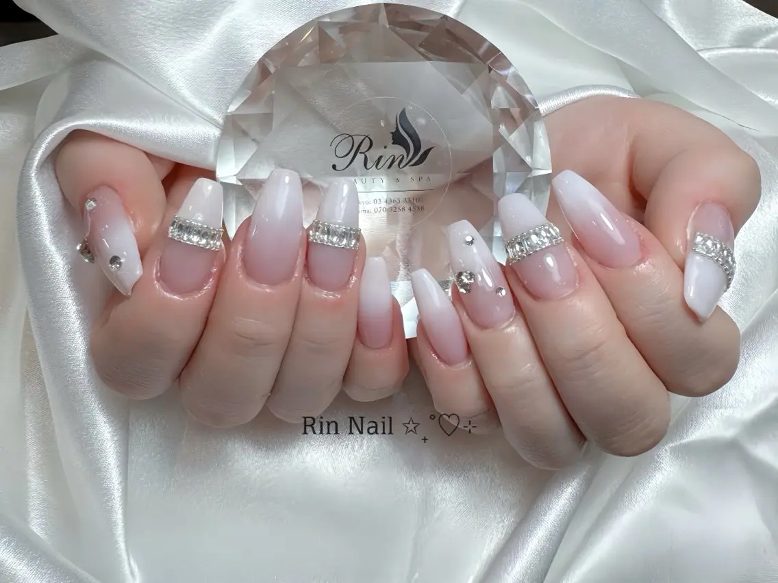 ネイル アートネイル チークネイル ジェルネイル ロングネイル マグネットネイル ハンドネイル Rin Nail 新大久保店のネイルデザイン