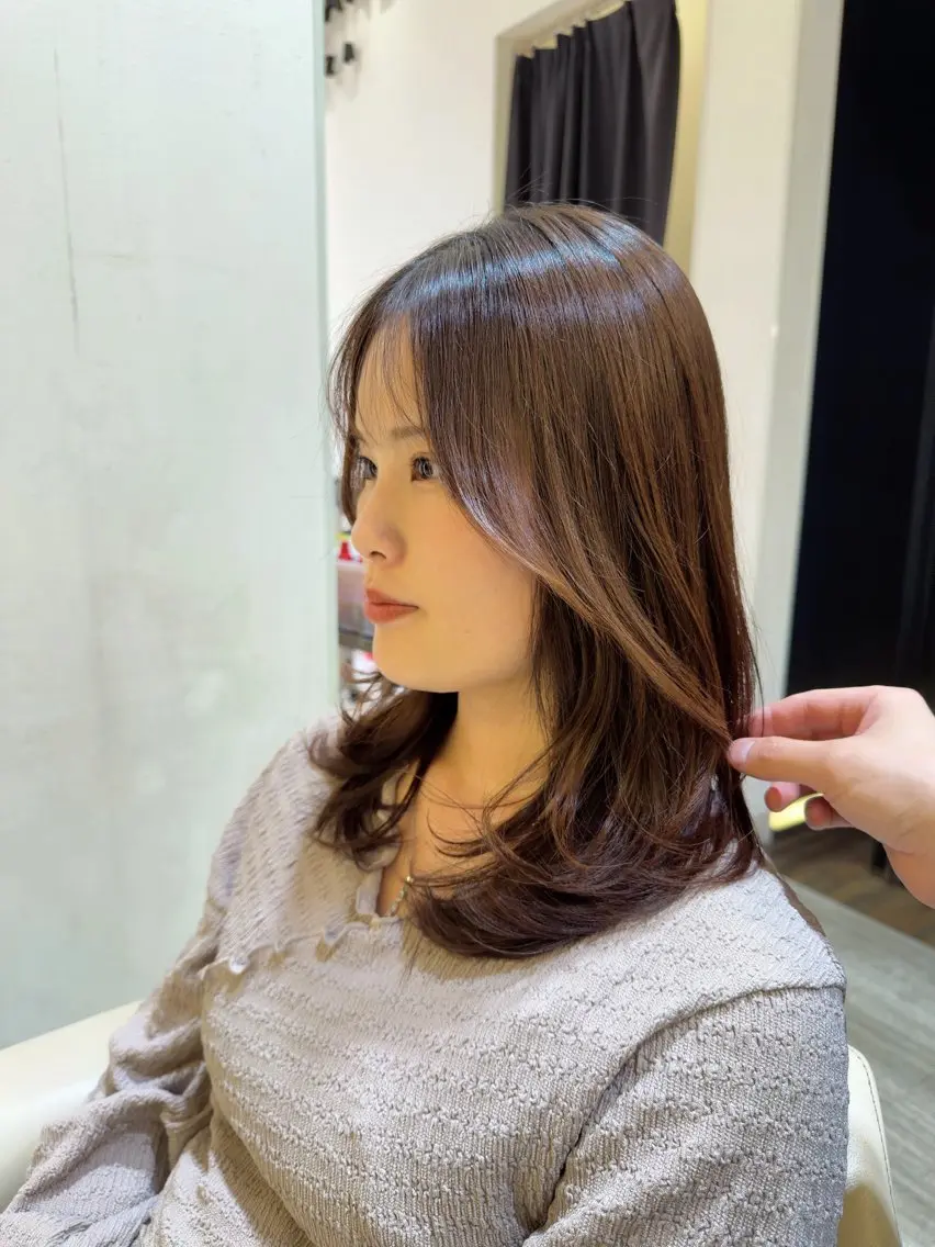セミロング レイヤーカット 蔵元 紀葉のヘアスタイル