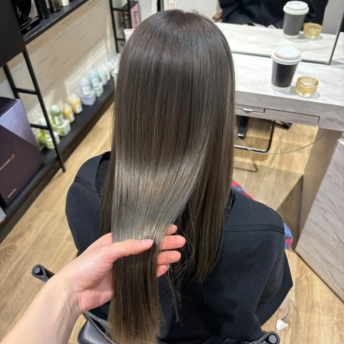 ロング 柳原 沙耶のヘアスタイル