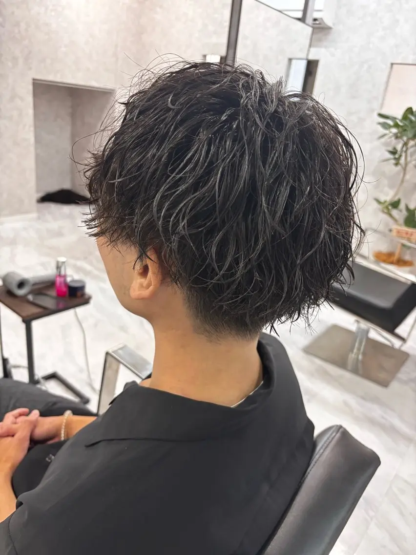 ミディアム パーマ メンズ ミディアムパーマ メンズパーマ ツイストスパイラルパーマ スパイラルパーマ Men's Rico Chihayaのヘアスタイル