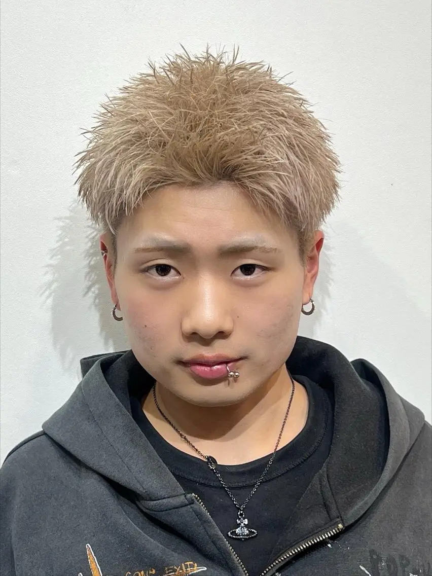 ショート カラー メンズ アップバング メンズハイトーン ハイトーンカラー ショートヘア カット ヘアカラー メンズ特化パーマ &カラー🔥小倉大和のヘアスタイル