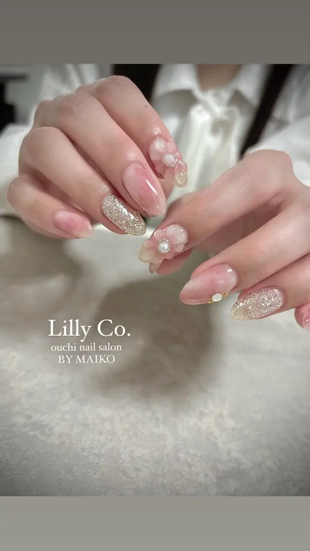 ネイル アートネイル フラワーネイル ニュアンスネイル ぷっくりネイル ハンドネイル ハンドケア Lilly Co.のネイルデザイン
