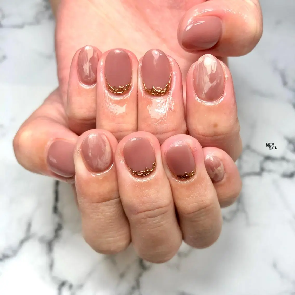 ネイル 大理石ネイル(マーブル) ミラーネイル ニュアンスネイル ワンカラーネイル ピンク NAIL NOWのネイルデザイン