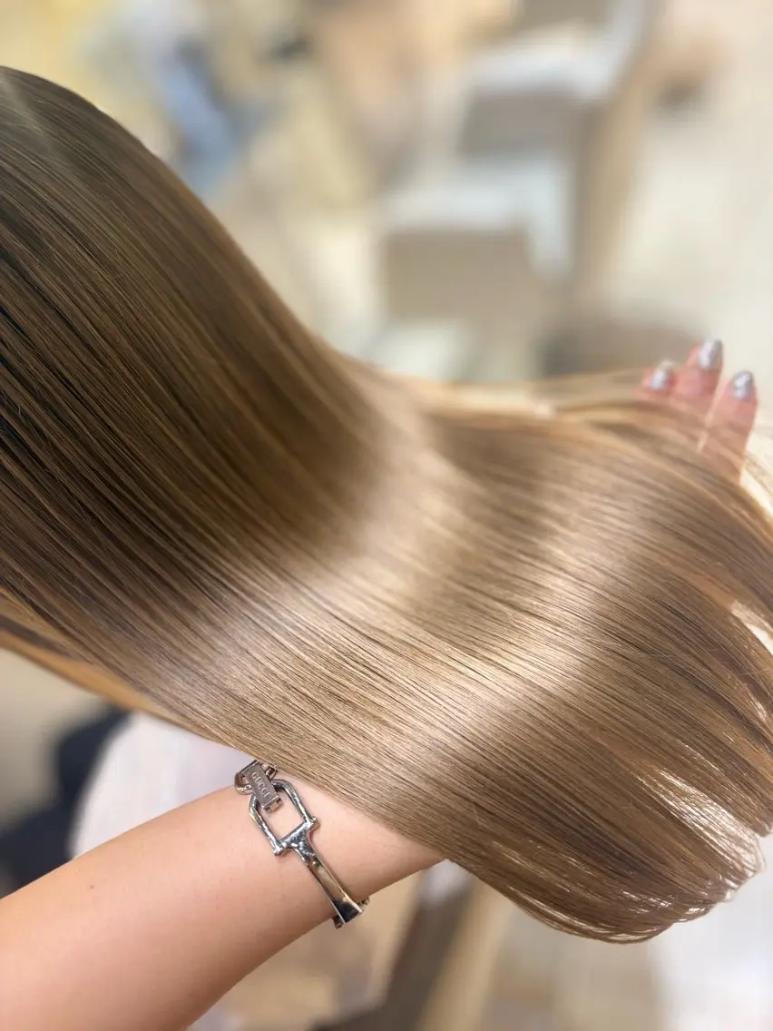 【酸熱トリートメント】トリートメント100%✨　天使の輪と広がりが抑えられる髪質改善トリートメントです💗の写真