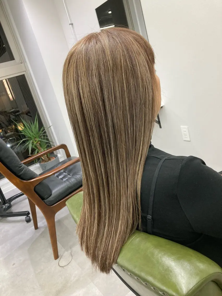 ロング カラー ハイライトカラー ハイライト カット ヘアカラー トリートメント SHAFT Ieiriのヘアスタイル