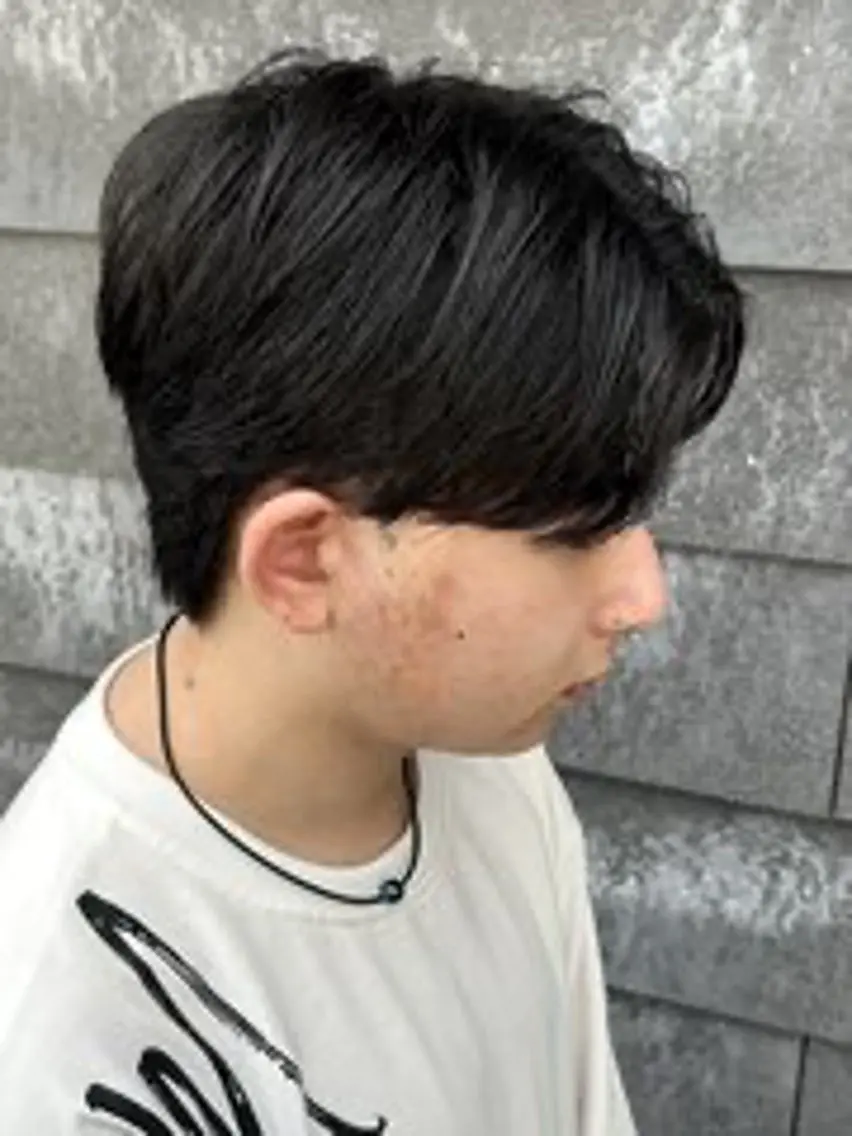 メンズ センターパート カット 内山 翔太のヘアスタイル