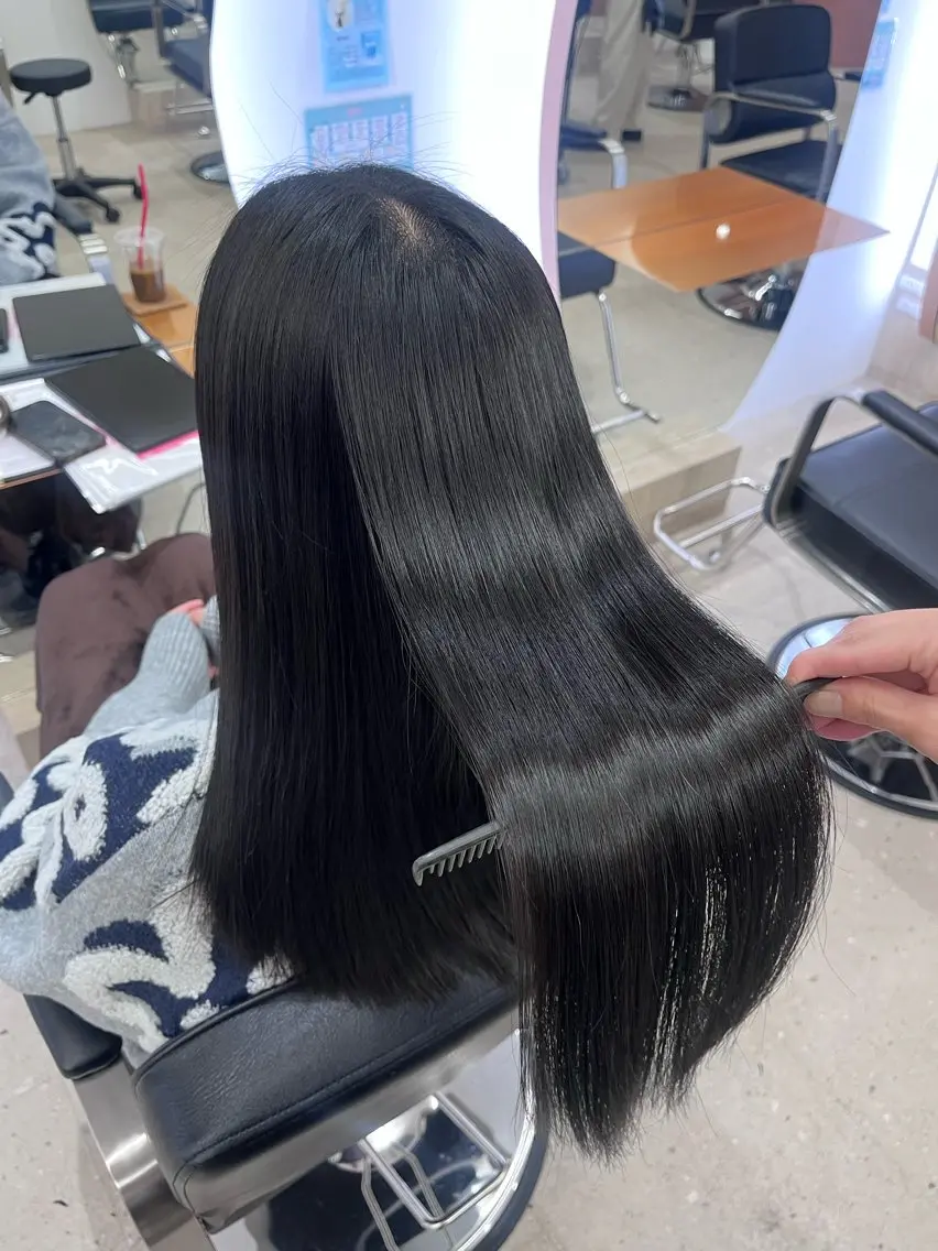 ロング 柳本 瑠実のヘアスタイル