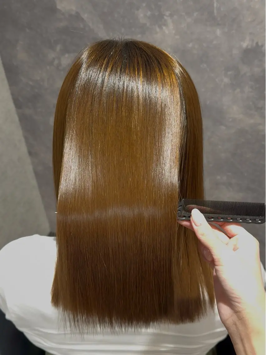 セミロング 縮毛矯正 阪急箕面駅 艶カラー/縮毛矯正のヘアスタイル