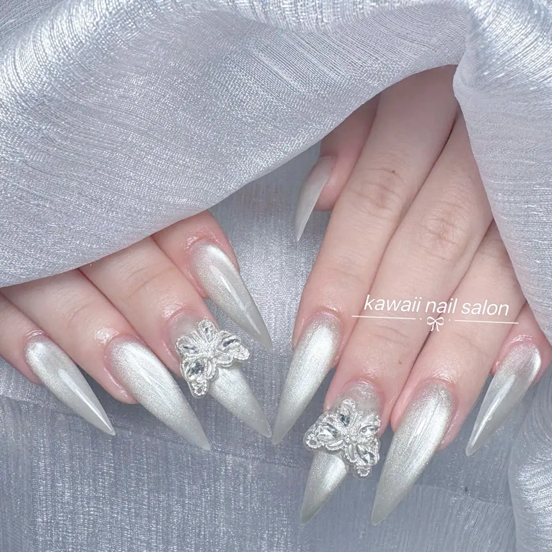 ネイル ドット フレンチネイル 韓国ネイル マグネットネイル オフィスネイル Kawaii Nail Salonのネイルデザイン