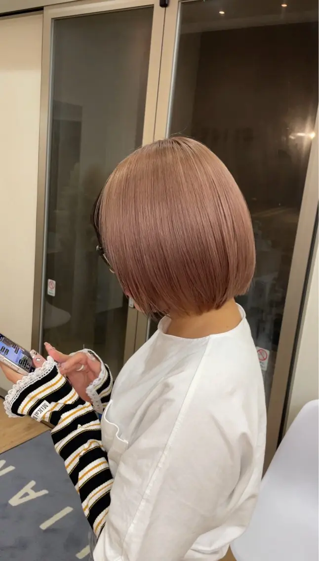ミディアム カラー ベージュカラー ミルクティーベージュ ヘアカラー トリートメント 橋本翔 ハイトーン/レイヤーのヘアスタイル