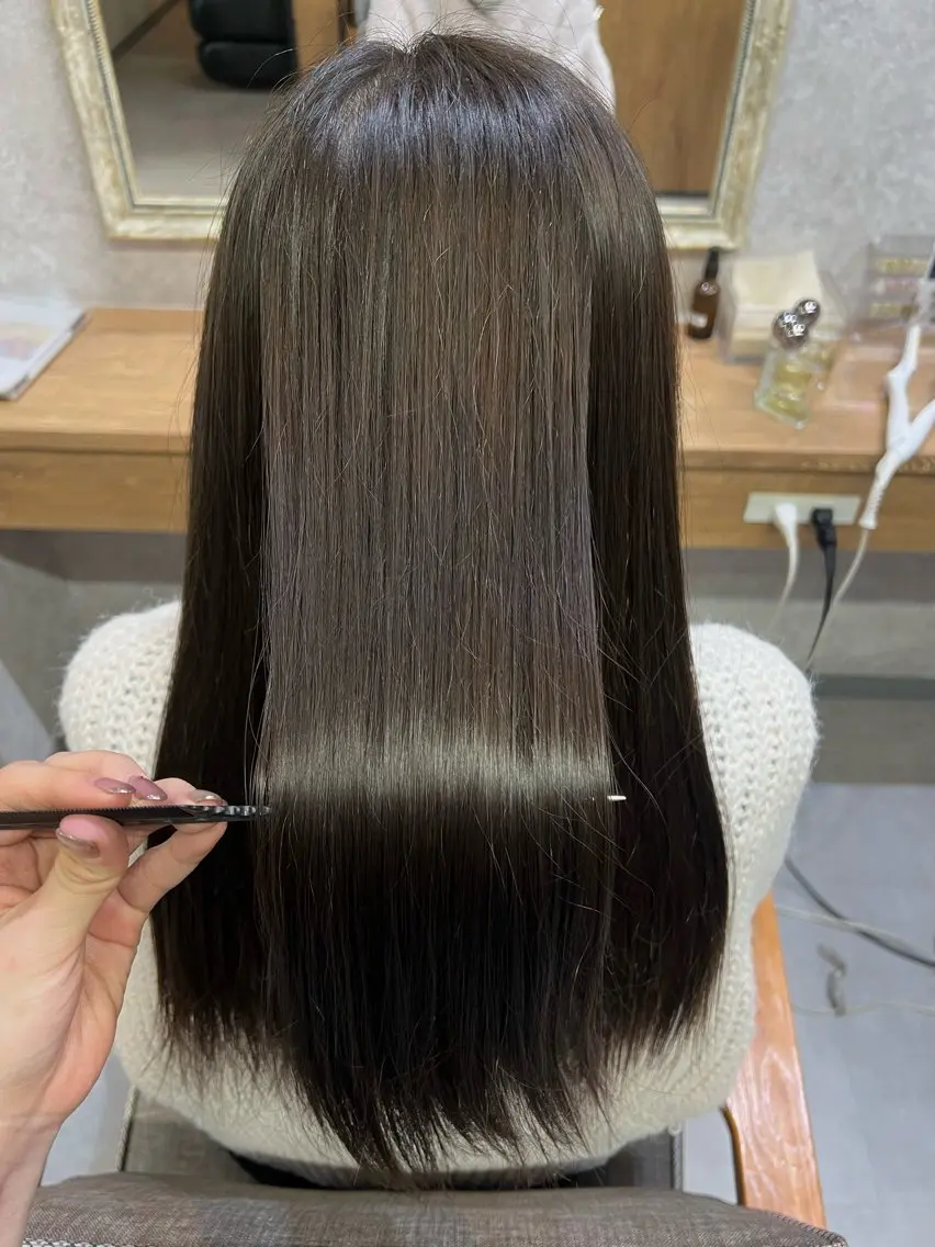 カラー 榎本 雪来のヘアスタイル