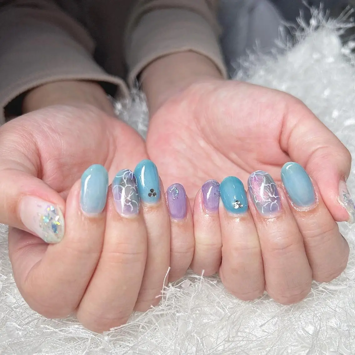 ネイル オーロラネイル 長さ出し フラワーネイル フレンチネイル ジェルネイル ハンドネイル Nail&eye Belire 新宿のネイルデザイン