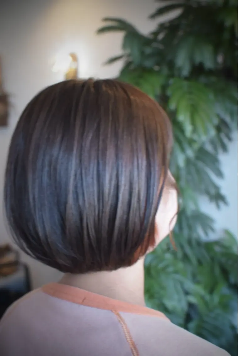 ショート カラー 岩村 夏姫のヘアスタイル