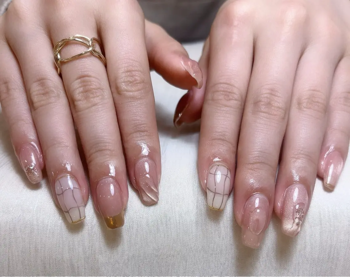 ネイル ハンドネイル MoonNail ユリ🌸のネイルデザイン