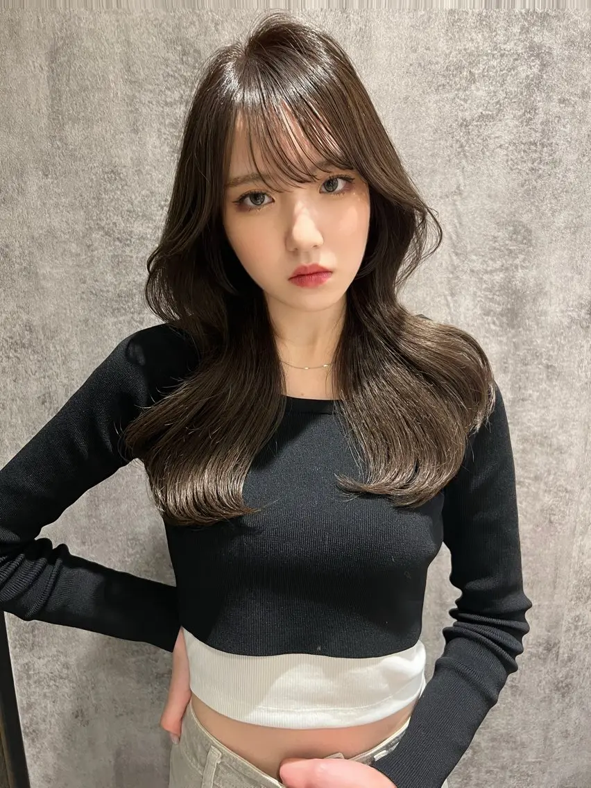 セミロング 篠塚 純のヘアスタイル