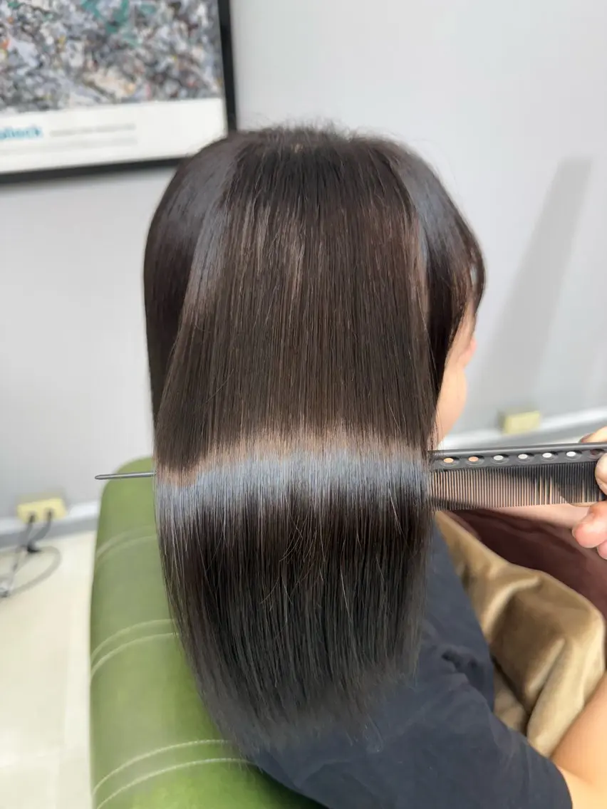 セミロング 伸ばしかけ 縮毛矯正 トリートメント 川村 涼介のヘアスタイル