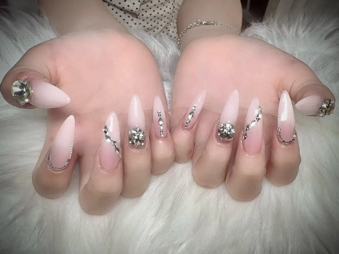 ネイル グラデーション 韓国ネイル マグネットネイル ニュアンスネイル オフィスネイル ハンドネイル Hana Rose Nailのネイルデザイン