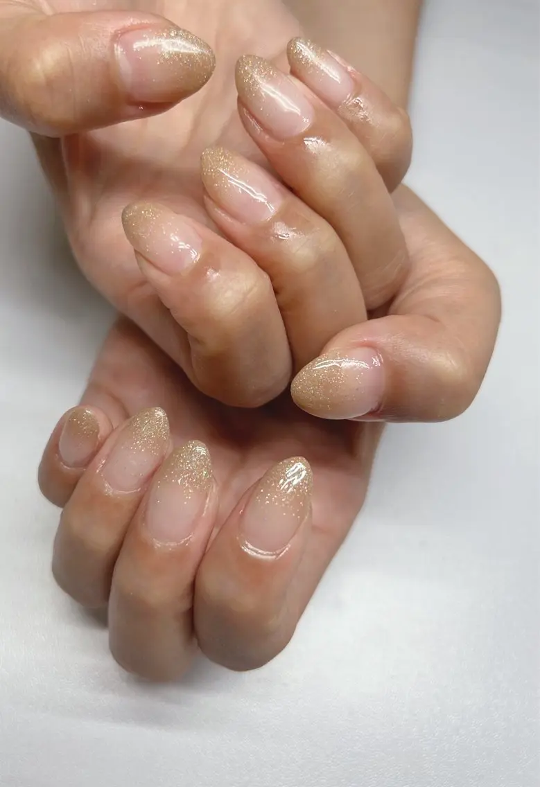 ネイル 透灯 TOUTOU 🪄のネイルデザイン