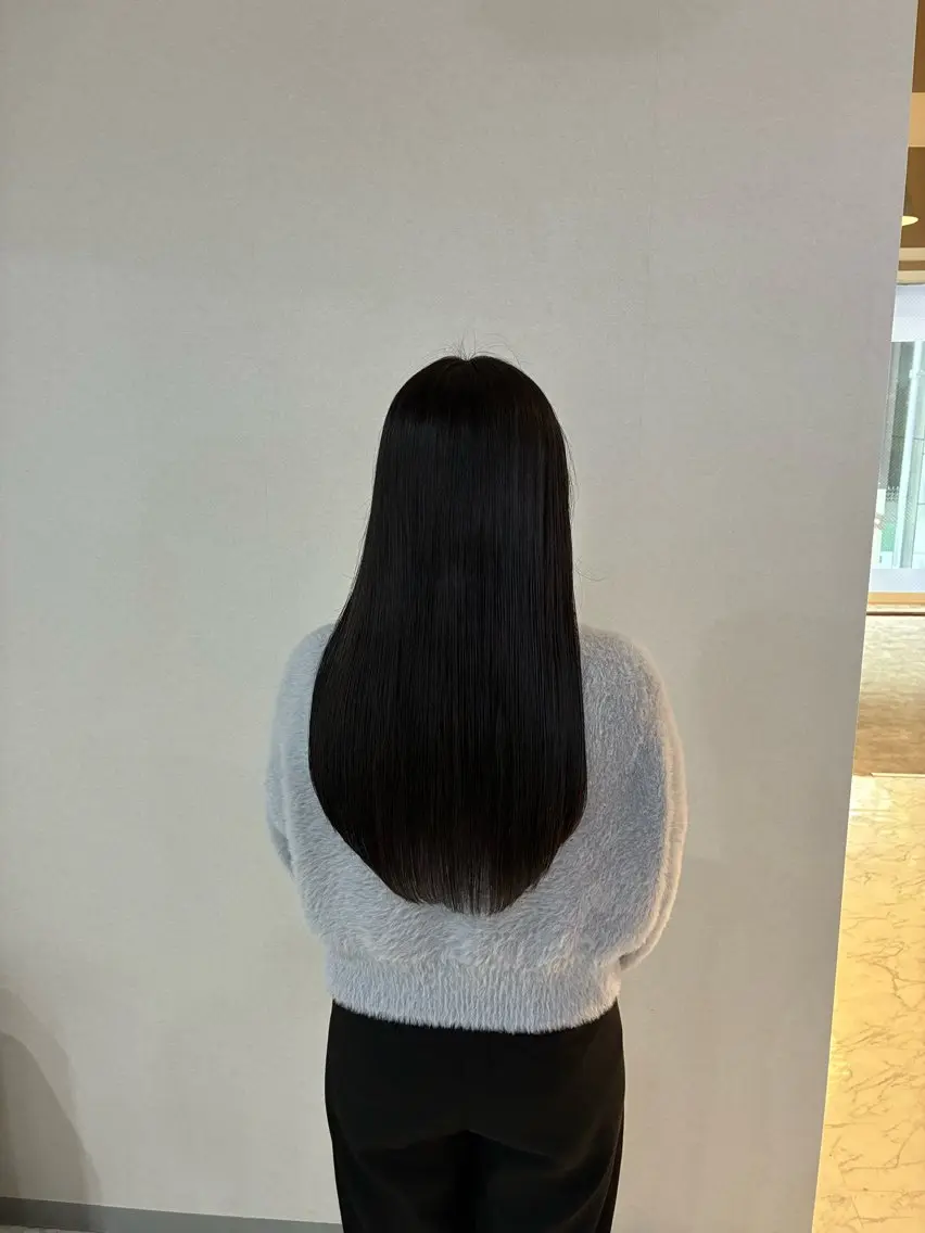 カラー 黒髪 ナチュラルブラック ハナダ メイのヘアスタイル