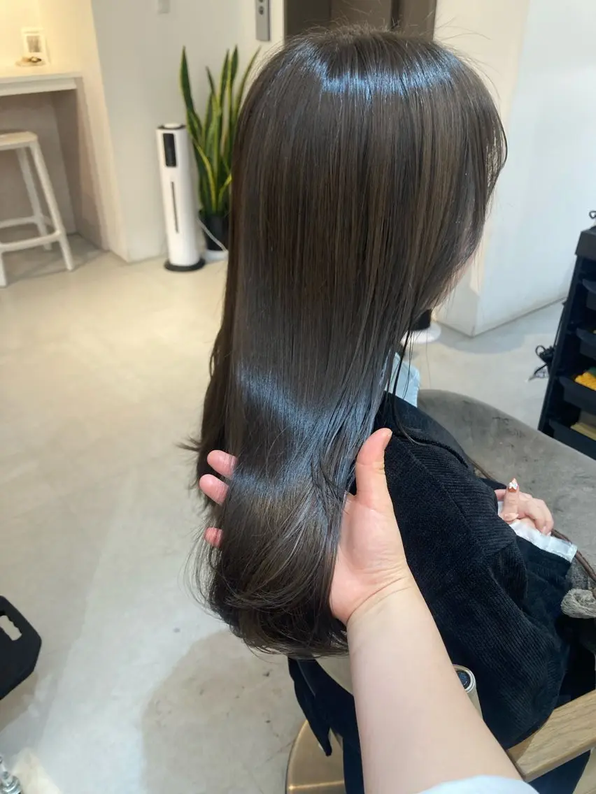 セミロング カット ヘアカラー トリートメント ✨色持ちの良い艶 カラー✨蟹江真世のヘアスタイル