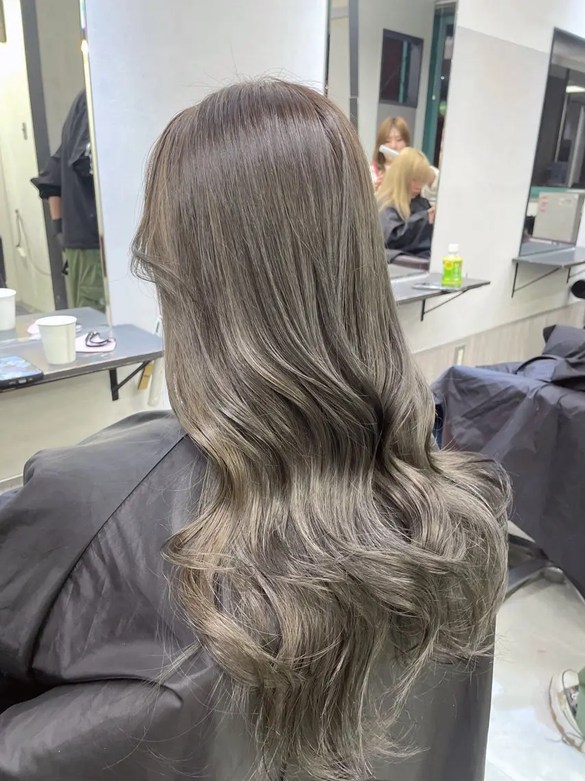 ロング カラー レイヤーカット AIRI layer cut hairのヘアスタイル