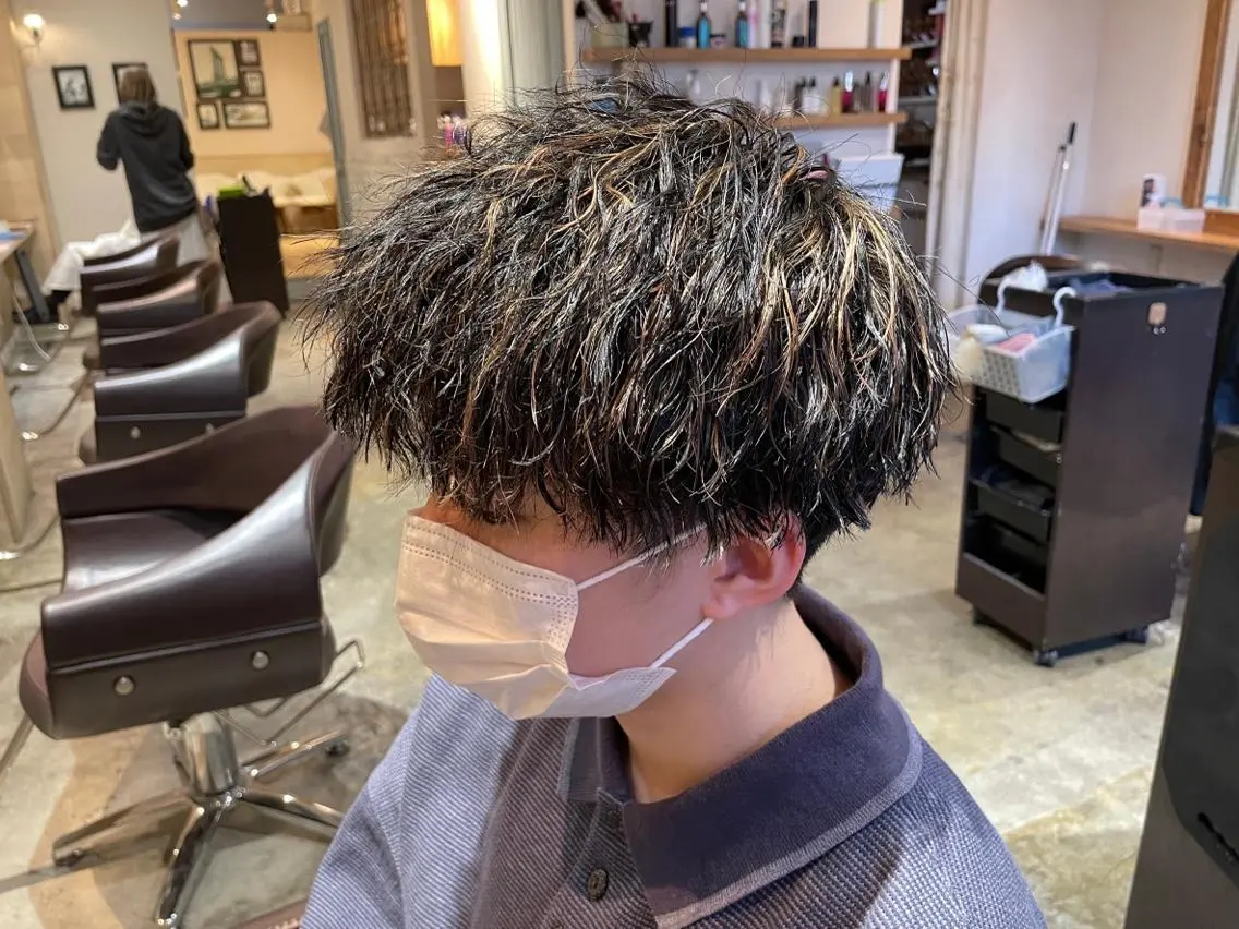カラー パーマ メンズ カット ヘアカラー パーマ トリートメント ヘアセット メンズパーマ特化 望月謙二郎のヘアスタイル