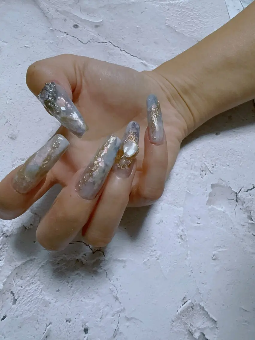 ネイル ハンドネイル Blowe ニュアンスのネイルデザイン