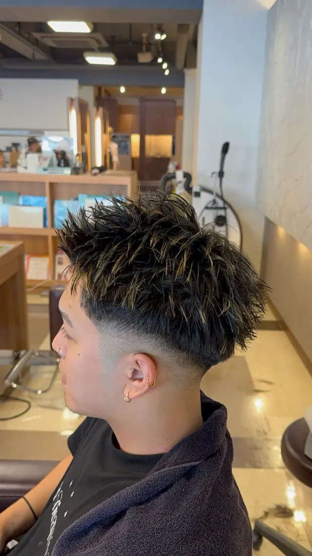 ショート メンズ フェードカット スパイキーショート ショートヘア カット メンズパーマ特化🔥 岩内皓大のヘアスタイル