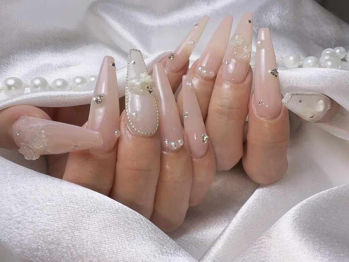 ネイル アートネイル フラッシュネイル フレンチネイル ジェルネイル ガラスフレンチ M2  BEAUTY Yukiのネイルデザイン