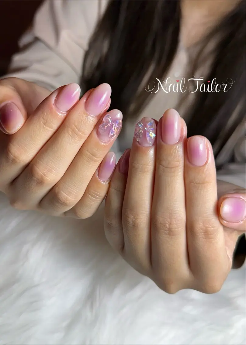 ネイル オーロラネイル チークネイル ガーリー キラキラネイル オフィスネイル ハンドネイル NailTailor ネイルテイラーのネイルデザイン