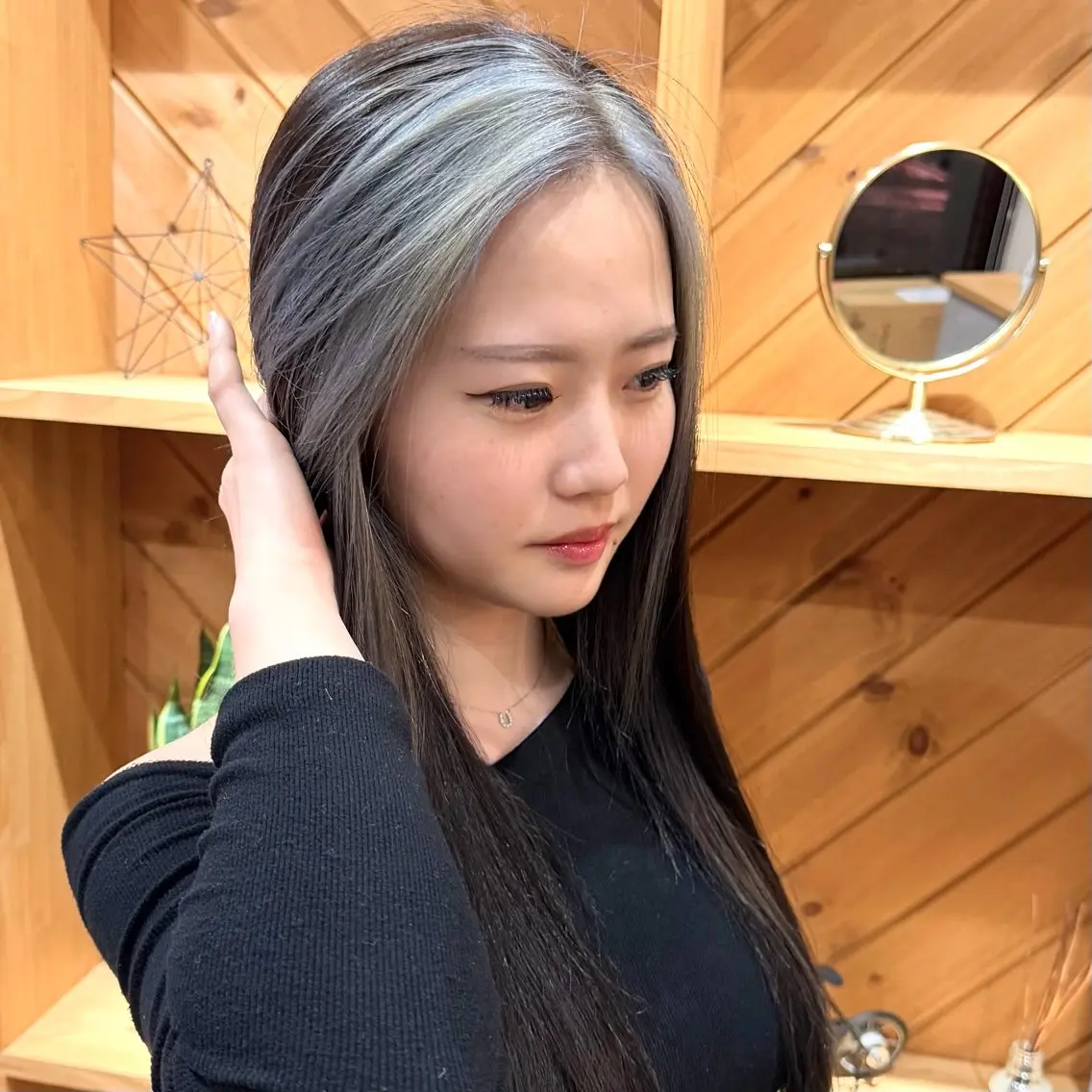 カラー 塩本 琴音のヘアスタイル