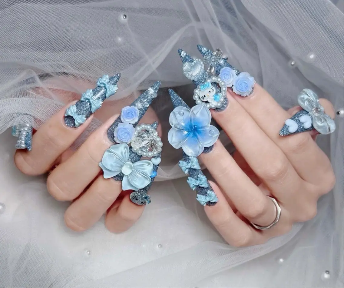 ネイル アートネイル ボルドー フレンチネイル ジェルネイル 氷ネイル・うるうるネイル ハンドネイル Julie Nail Hinのネイルデザイン