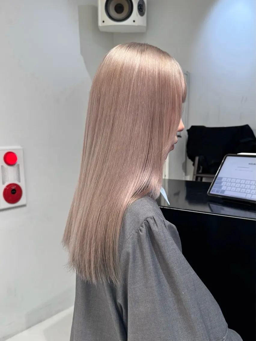 セミロング カラー ヘアアレンジ ベージュカラー ブリーチ ホワイトベージュ ヘアカラー 艶ハイトーン/ヘア アレンジAYAKAのヘアスタイル