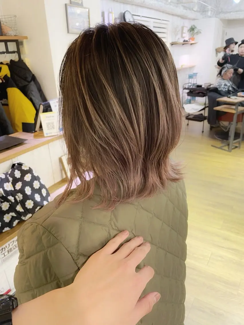 ミディアム カラー かわさき ともやのヘアスタイル